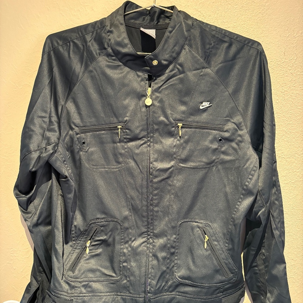 Beautiful Nike Vintage Y2K Black Gold Zip Jacket & Pants Set | Women’s